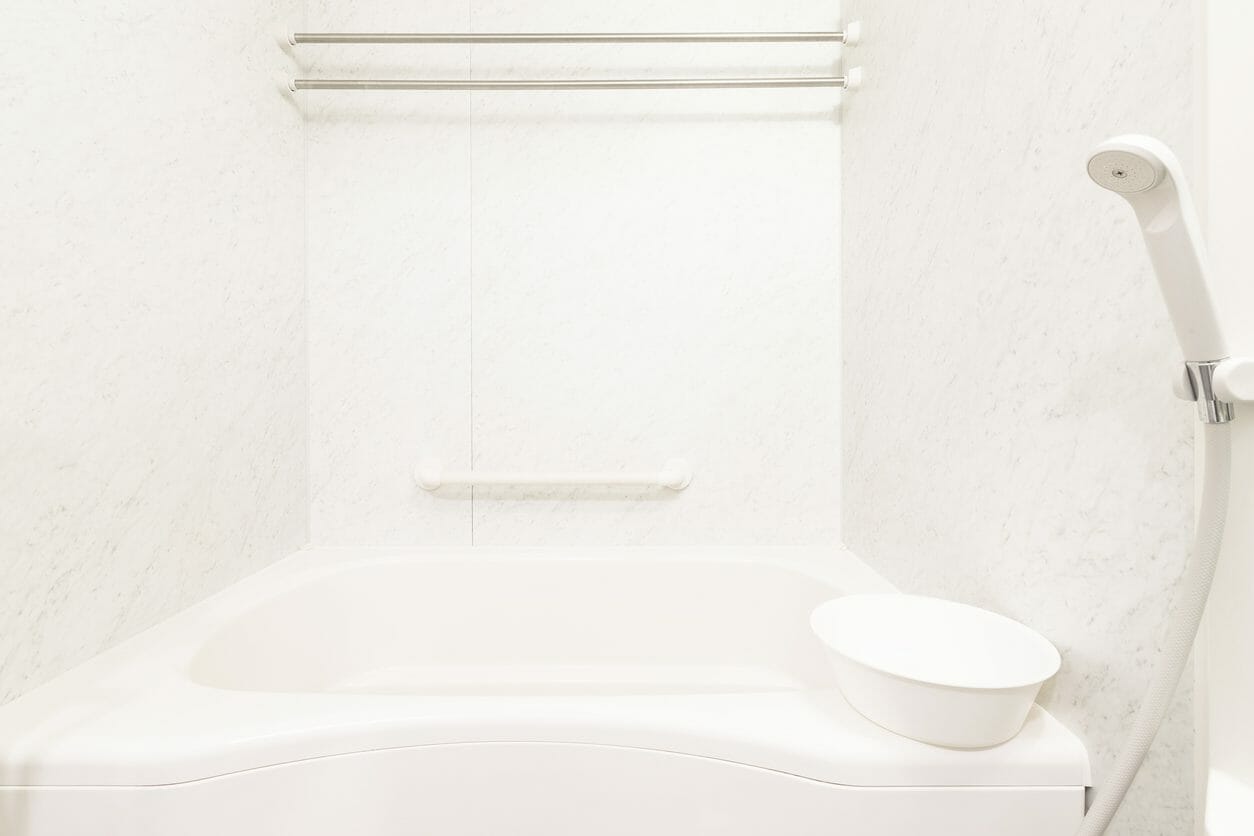 お風呂の浴室の壁パネルの価格や交換・リフォームにかかる費用は？
