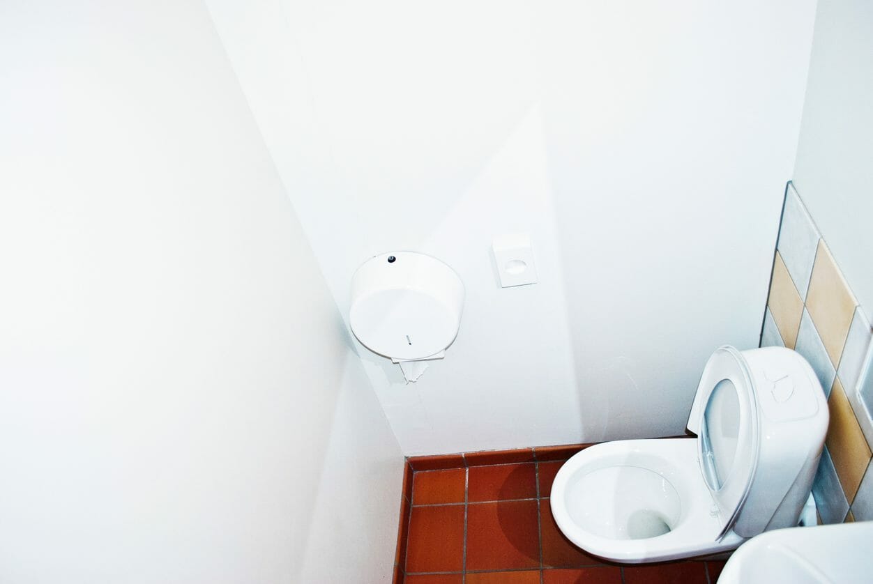 トイレの壁紙やクロス張替えにかかるリフォーム費用は？