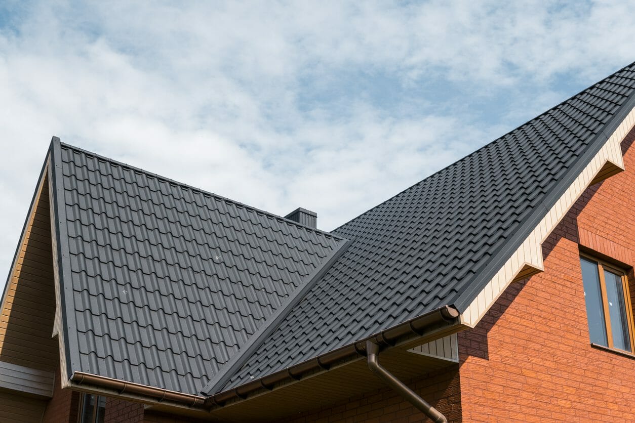 ベランダの屋根の修理費用・価格の相場は？