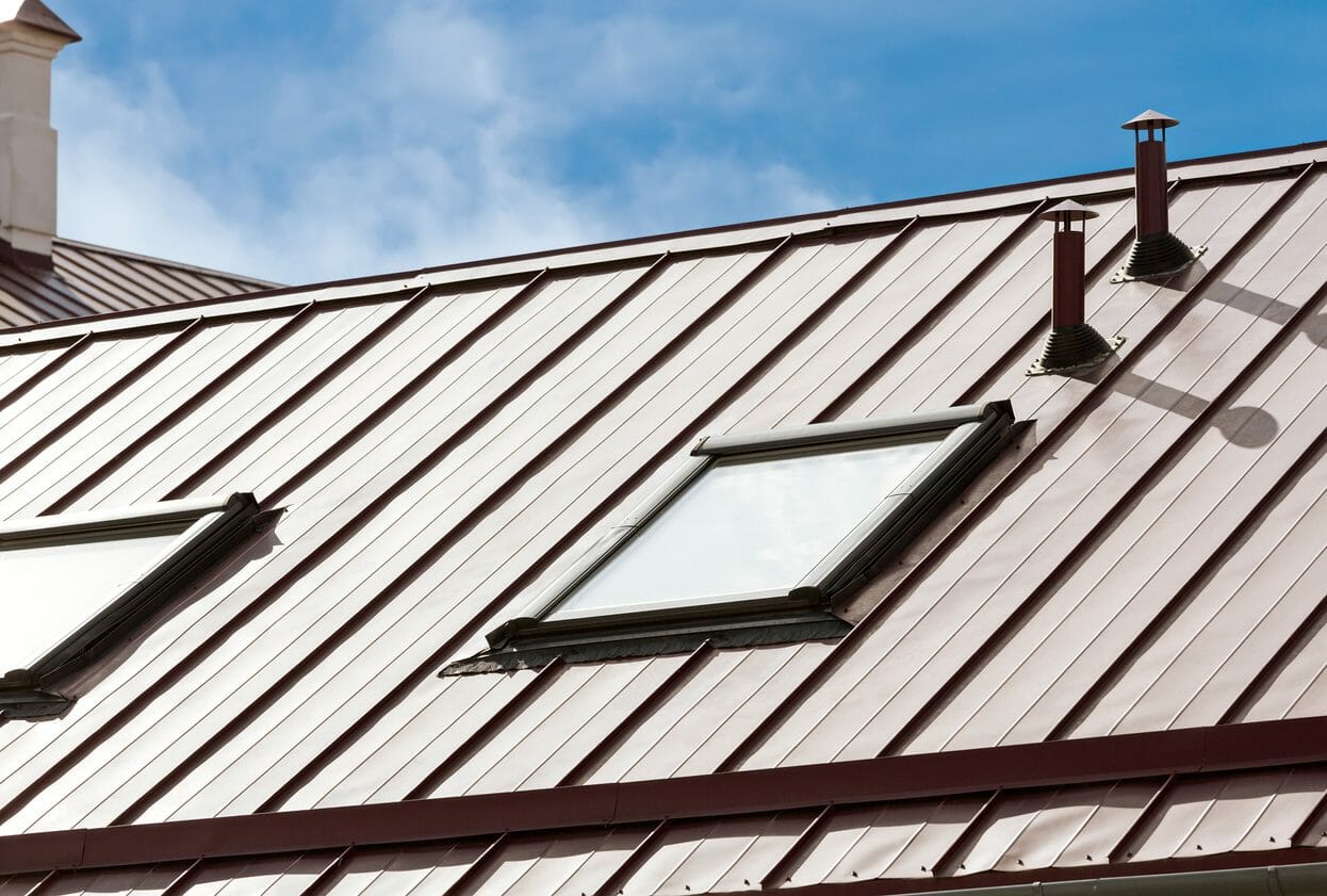 スレート屋根をカバー工法でリフォームする費用は？