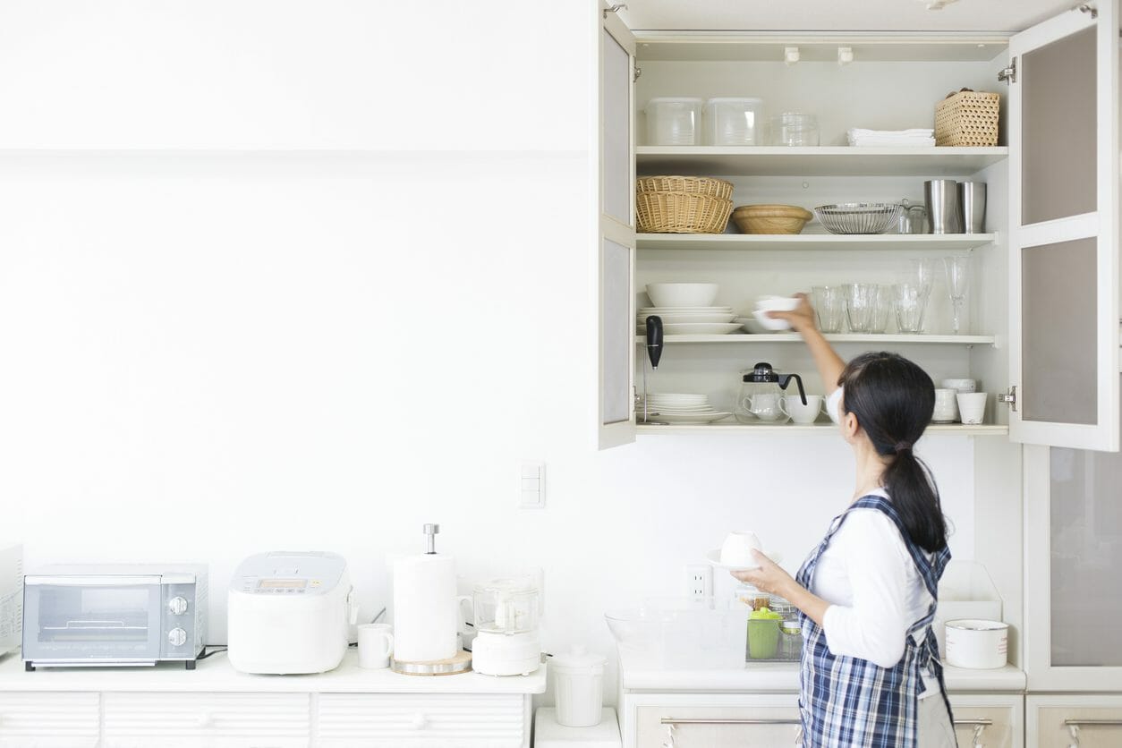 キッチンの背面収納、おしゃれで使いやすくする方法は？
