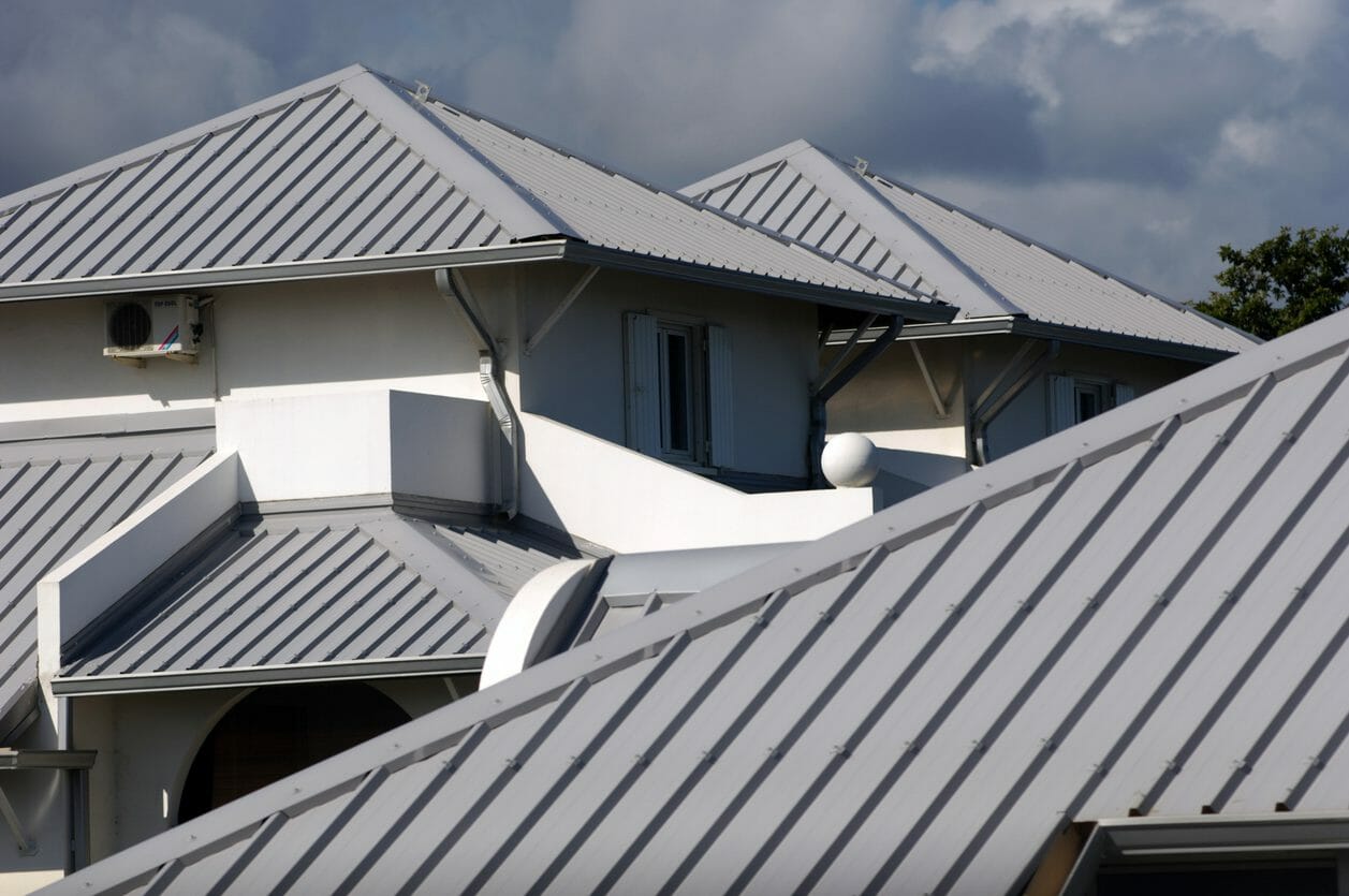 ガルバリウム鋼板の屋根、塗装リフォームする？気になる費用と併せて紹介！